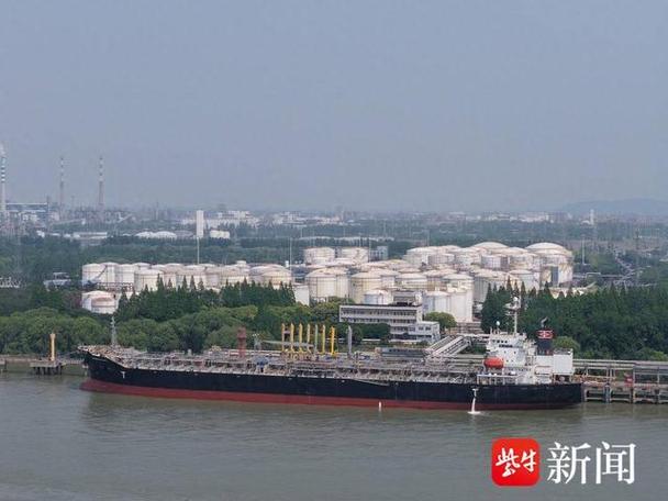 近日,扬州海事局对辖区部分国际航行船舶代理单位及申报人员开展约谈